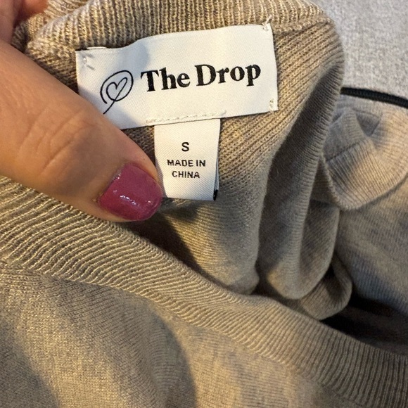 Beige V-Neck Long Sweater Dress PTP 18 beautiful and light sweater Dress - Picture 5 of 5